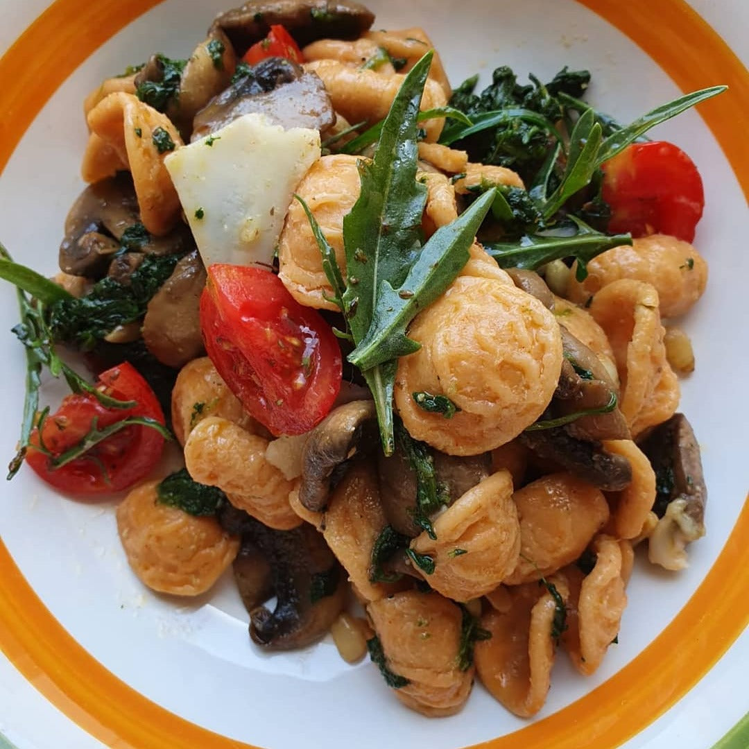 MangiaMarc Pasta mit herzhaften Champignons und würzigem Rucola, ein schnelles und aromatisches italienisches Gericht.