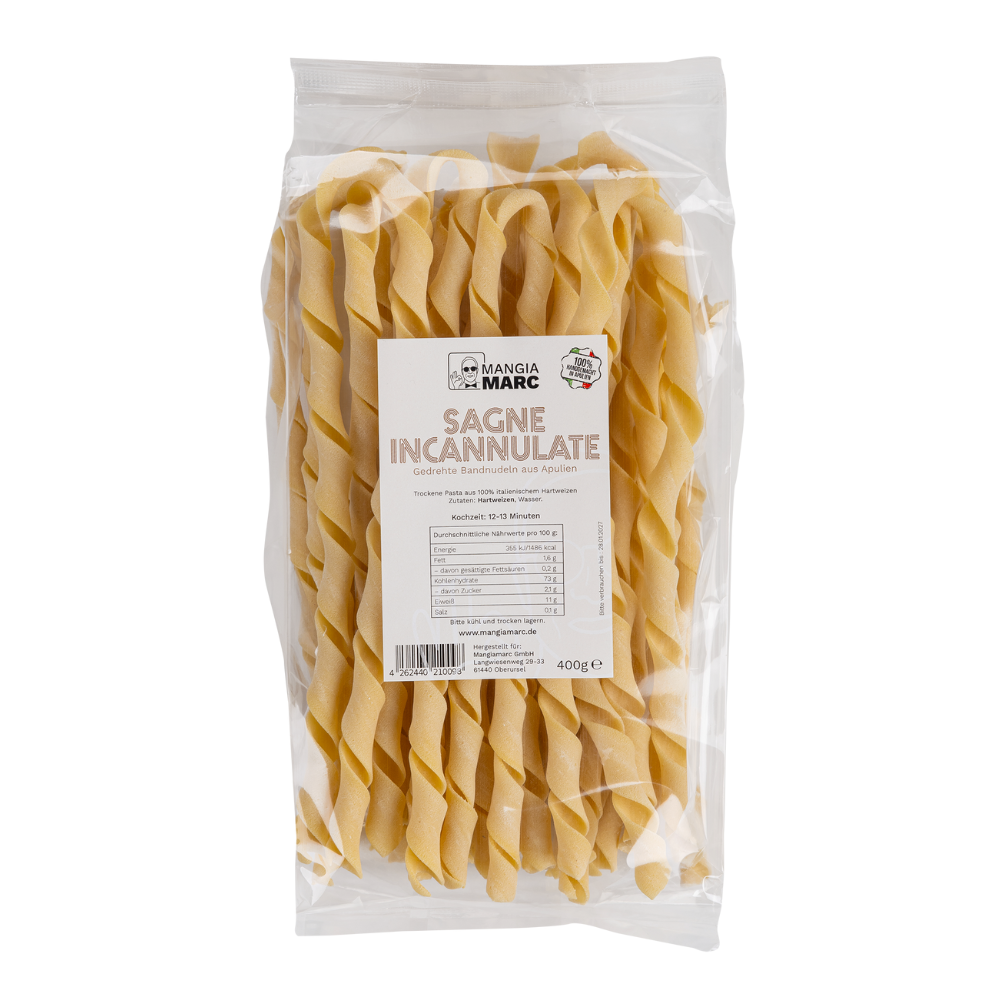 Eine 400g Packung Sagne Incannulate, die durch die transparente Verpackung ihre charakteristische gedrehte und gerillte Form erkennen lässt.